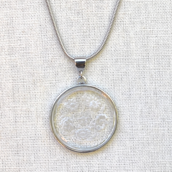 Vintage Jewelry - Vintage intaglio rose cameo necklace